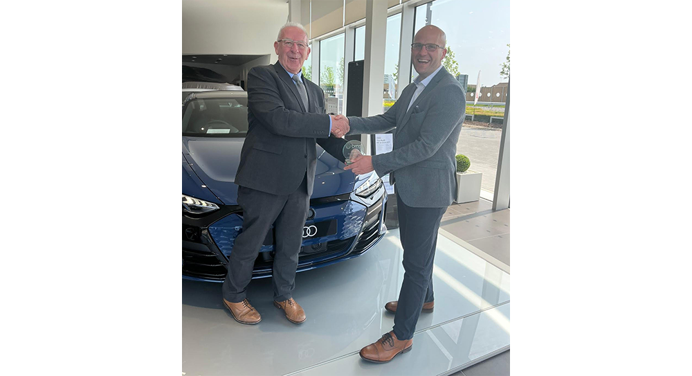 Simon White Worthing Audi Q1 2023 VMS
