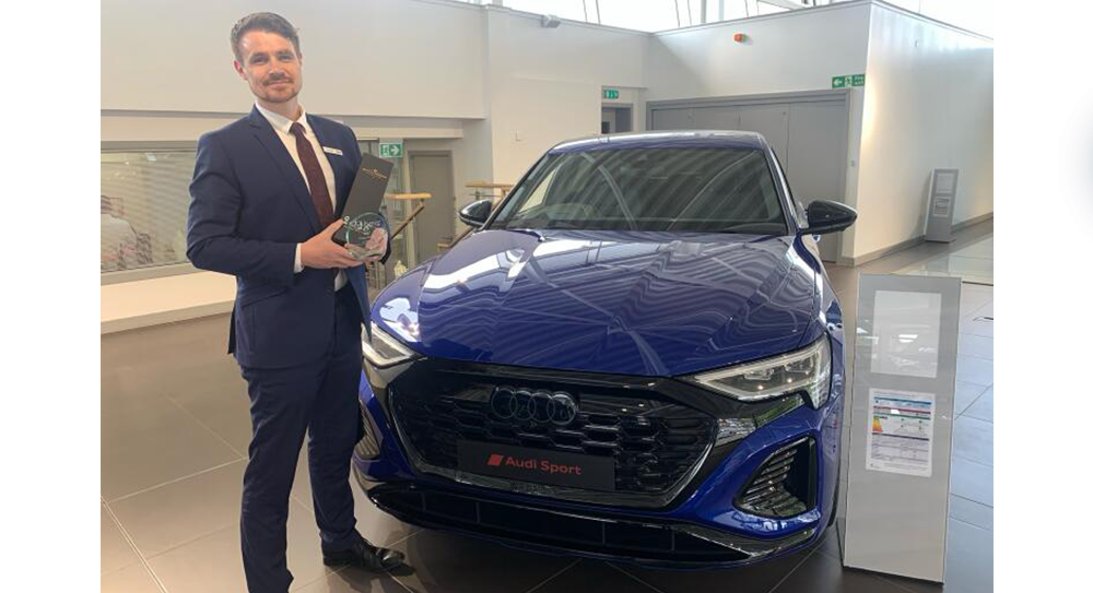 Tony Robb Perth Audi Q1 2023 VMS